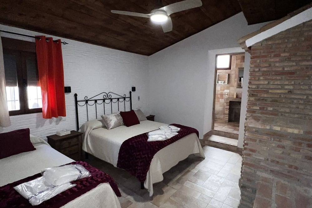 Casa independiente con historia y calidad, ideal para aventuras en la Sierra de Cazorla y Castril in El Almicerán, Cazorla