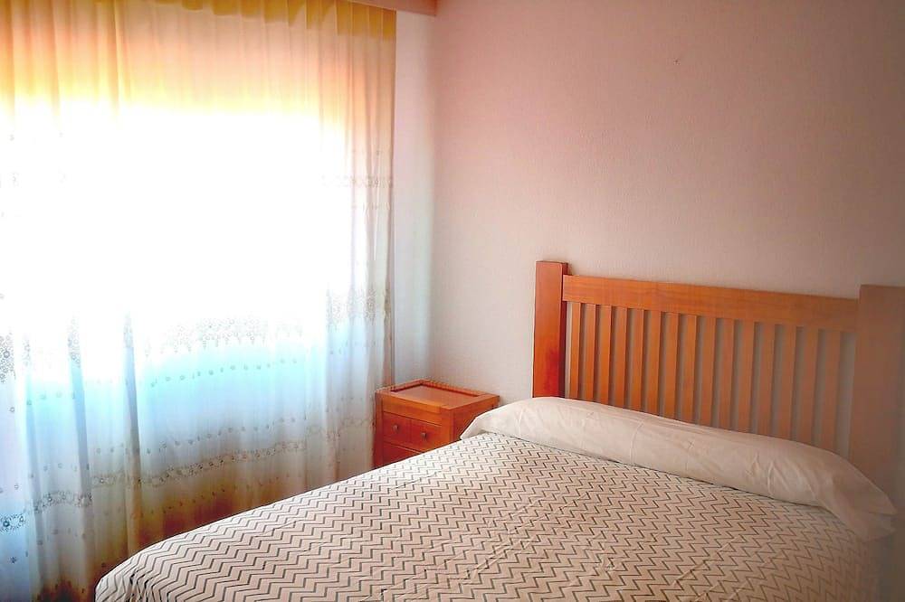Entire apartment, Ag2 - Apartment with terrace and barbecue in Gredos Sur in Arenas de San Pedro, Valle del Tiétar
