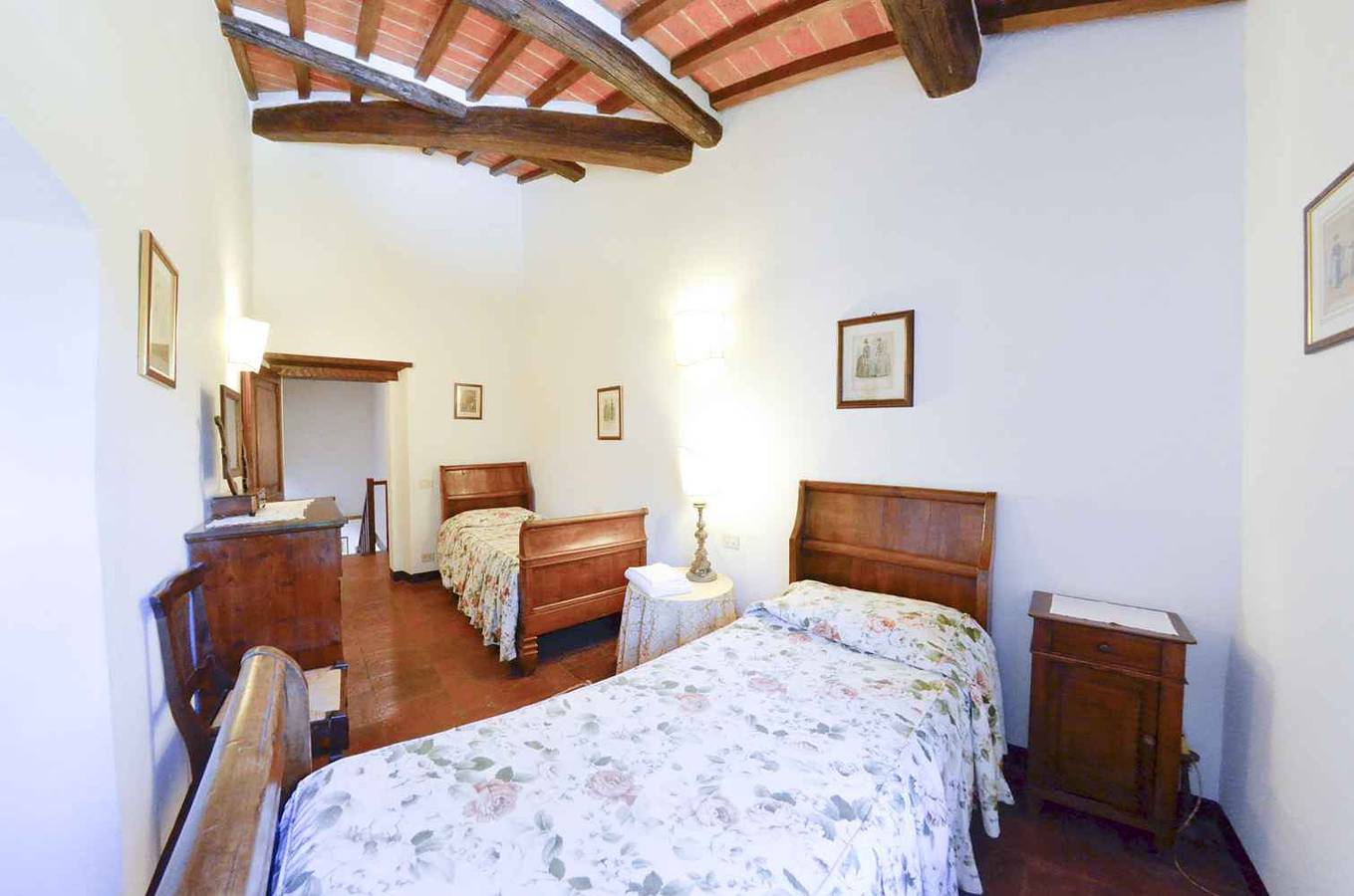 Geheel vakantieappartement, Vakantiewoning met buitenzwembad en Wifi  in Cegliolo, Provincie Arezzo