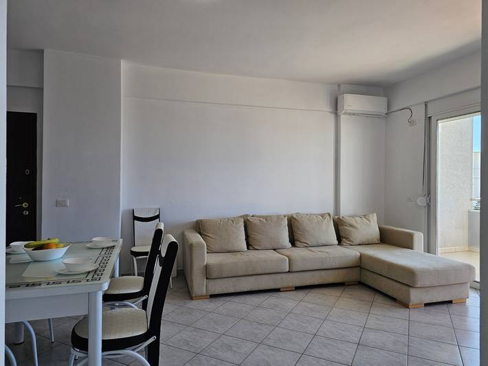Ganze Wohnung, Ferienwohnung für 6 Personen mit Balkon in Sarandë, Vlorë