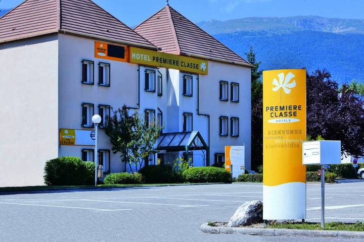 Hôtel pour 3 personnes, avec Terrasse et Vue à Saint-Genis-Pouilly