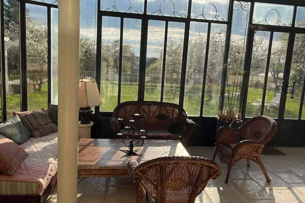 6 bedroom private vacation home in chatillon-sur-loire in Châtillon-sur-Loire, Région de Montargis