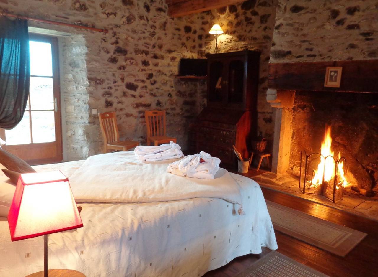 Relais de L'Empereur chambres d'hôtes - Chambre 4 Lustou in Sailhan, Pyrénées