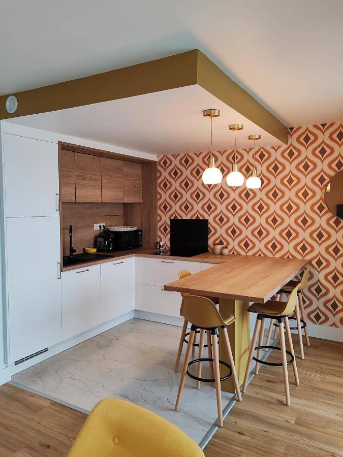 Gîte pour 2 personnes, avec sauna et piscine ainsi que terrasse et vue dans Office De Tourisme De Plougonvelin - 4