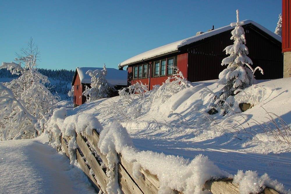 5-s hytte på Skeikampen ved sjø og turstier in Skeikampen, Gausdal