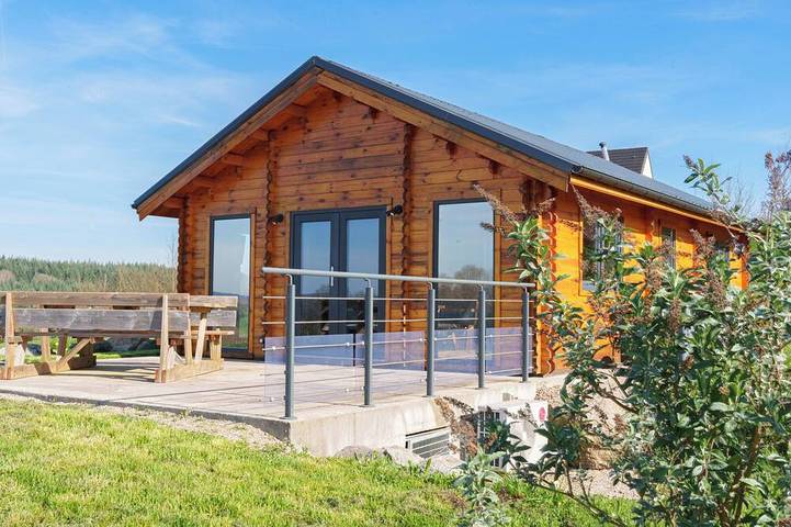 Chalet pour 4 personnes, avec terrasse et jardin