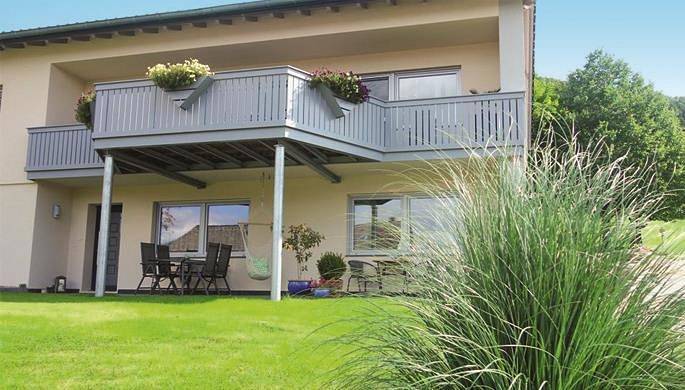 Ferienwohnung für 4 Personen, mit Terrasse und Garten in Oberstadtfeld