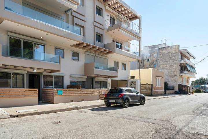 Estudio entero, Apartamento estudio 'Sea Side' con terraza privada, Wi-Fi y aire acondicionado. in Artemida, Región Costa Este de Ática