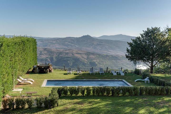 Appartamento per 2 persone, con Idromassaggio e Terrazza nonché Giardino e Piscina a Piancastagnaio
