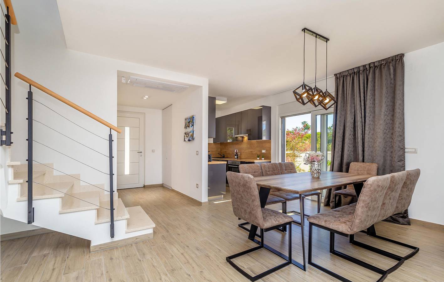 Geräumig, 2 km von der Küste entfernt: WLAN, Klimaanlage, Terrasse und Parkplatz in Linardici, Krk