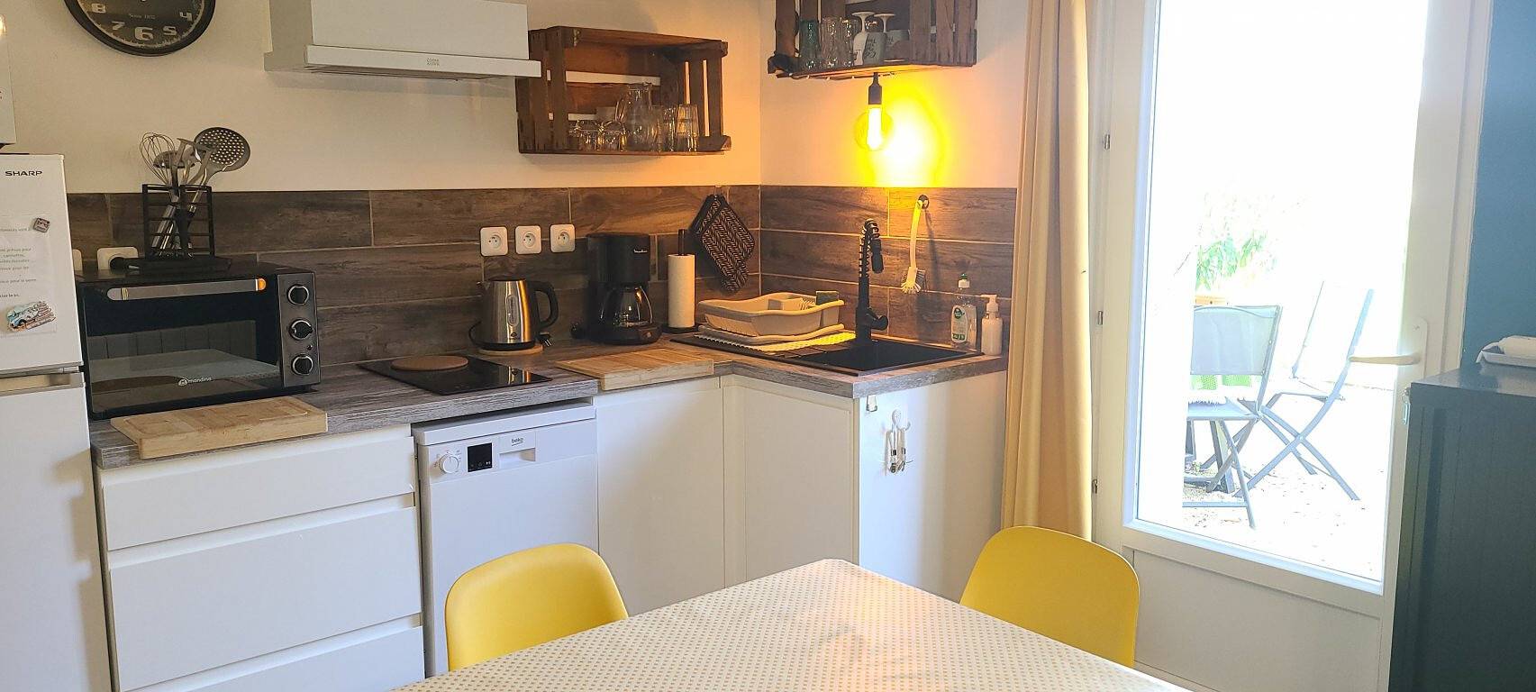 Cottage 'Le Gîte De Loulette' with Wi-Fi and Air Conditioning in Pierrelatte, Nyons region