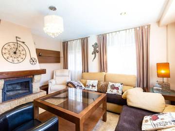 Casa rural para 7 personas, con jardín además de terraza y piscina en Cónchar