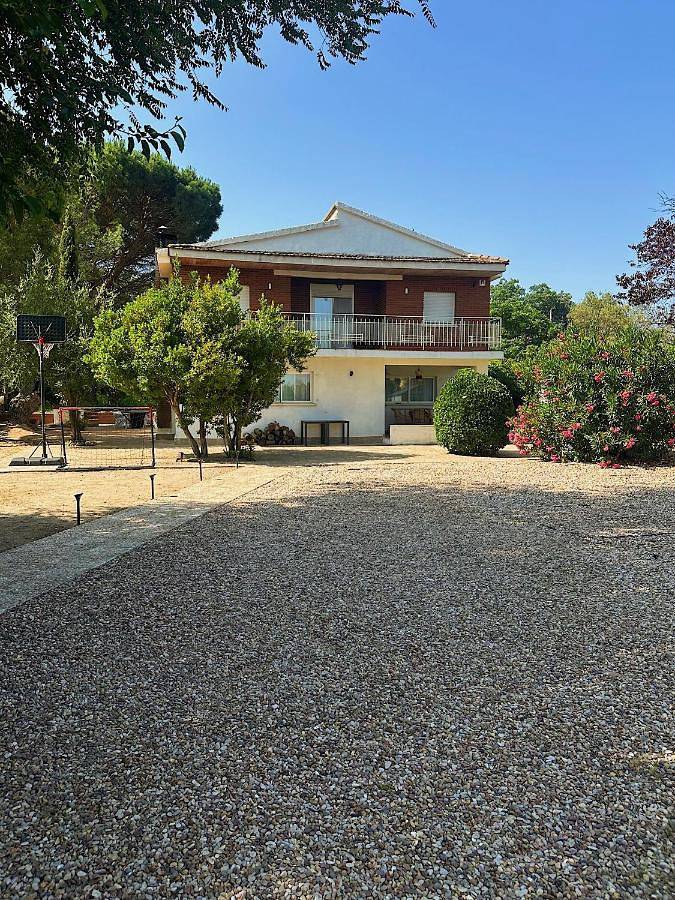 Casa de vacaciones para 20 personas, con jardín además de vistas y piscina, Se admiten mascotas - 1