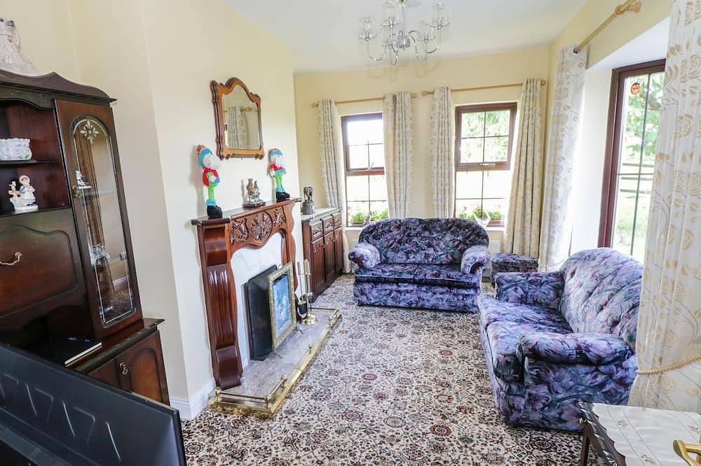 Belladrihid Cottage, pet friendly in Ballysadare, County Sligo in County Sligo