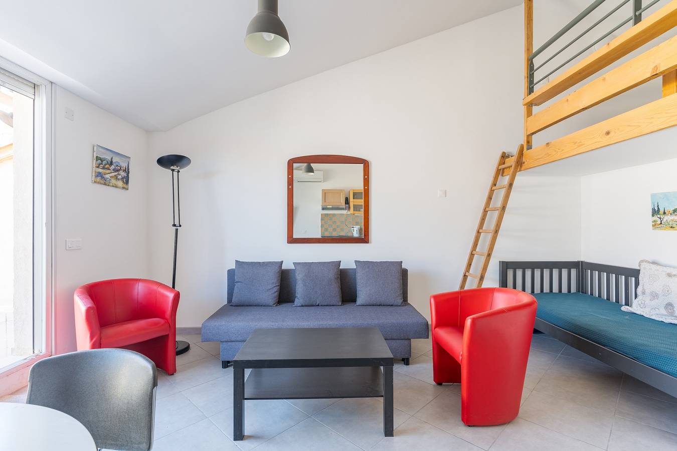 Ganze Wohnung, Ferienwohnung "5 - Au village F3 - climatisé terrasse" mit A/C in Charleval, Aix-en-Provence und Umgebung