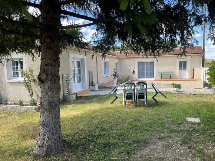 Location de vacances pour 5 personnes, avec Terrasse et Jardin dans Trucy-sur-Yonne
