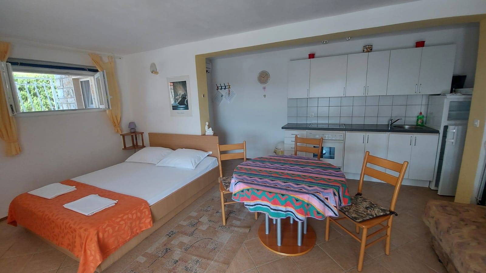 Cały apartament, Apartament wakacyjny dla 4 osób z balkon/ taras in Primošten, Żupania szybenicko-knińska