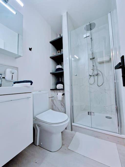 Gîte pour 2 personnes, avec vue sur le lac et vue à Ugine - 4