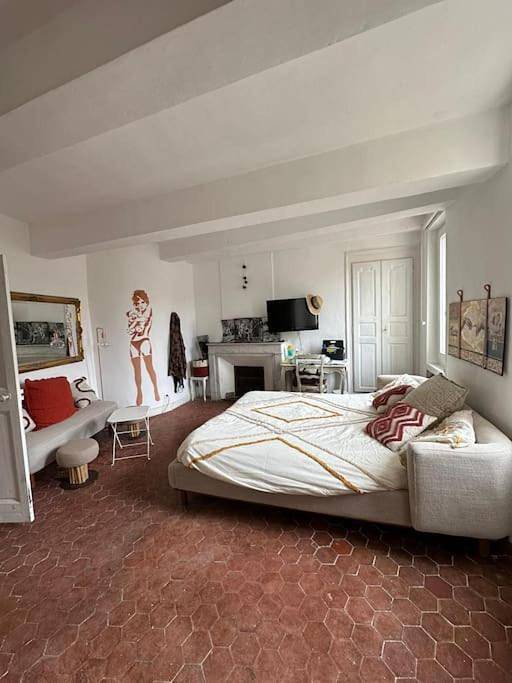 Gîte pour 4 personnes, avec vue et terrasse, animaux acceptés dans Office De Tourisme De La Cadiere D Azur - 4