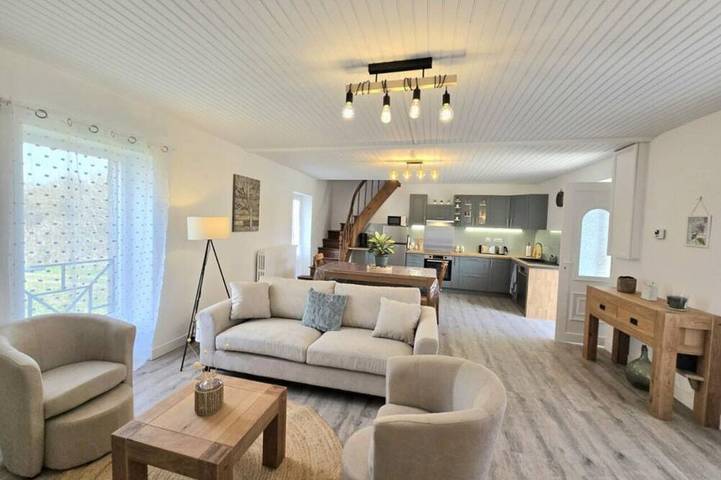 Location de vacances pour 6 personnes, avec jardin à Lanouaille