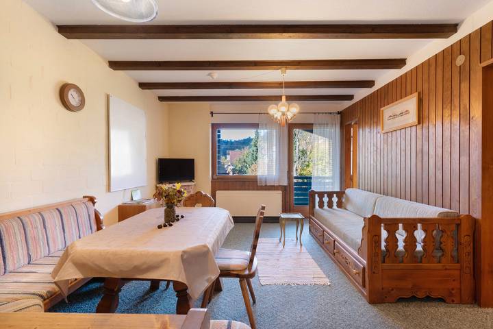 Ferienwohnung für 3 Personen, mit Balkon und Garten in Hayingen