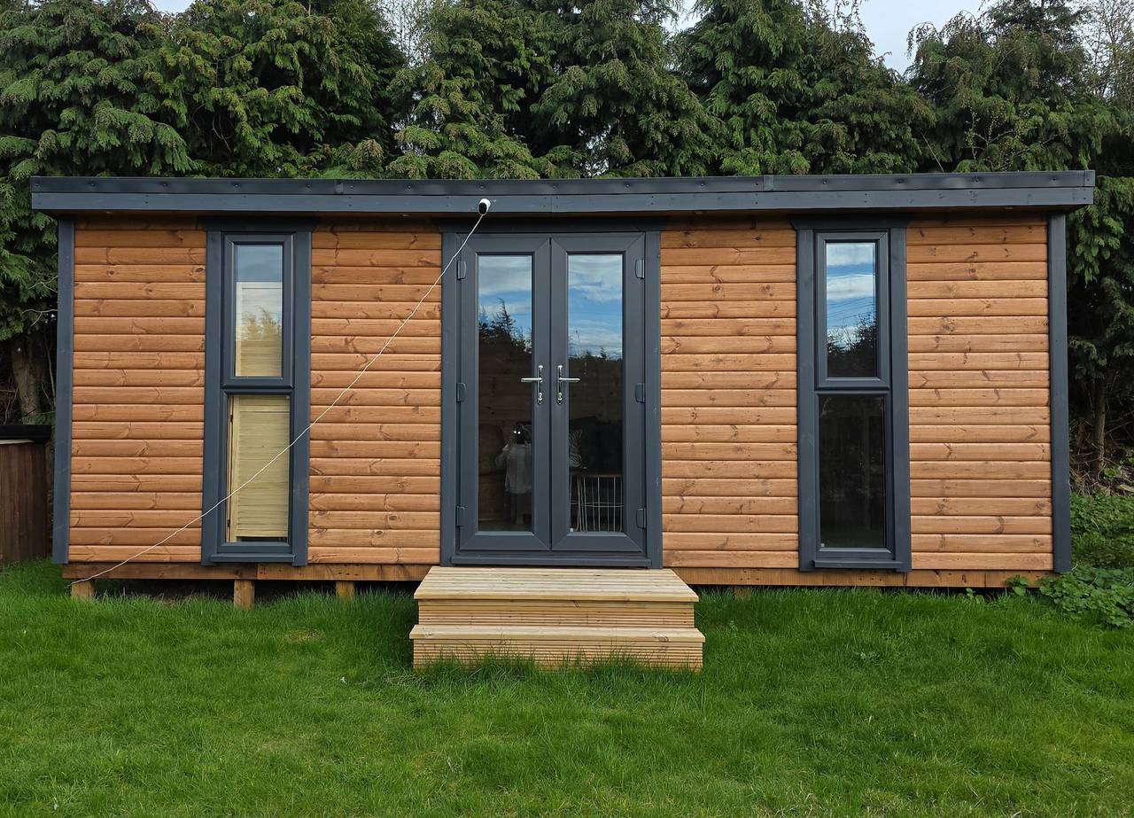 Rentmyspahome with Swimming Pool, Hottub and Sauna in South Yorkshire