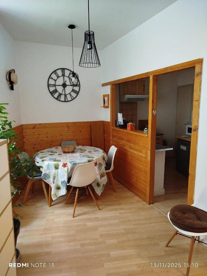 Gîte pour 6 personnes, avec terrasse dans Office De Tourisme De Pays Des Vallees D Ax