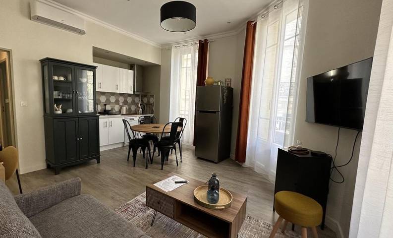 Gîte pour 4 personnes, avec balcon dans Gare De Toulon - 4