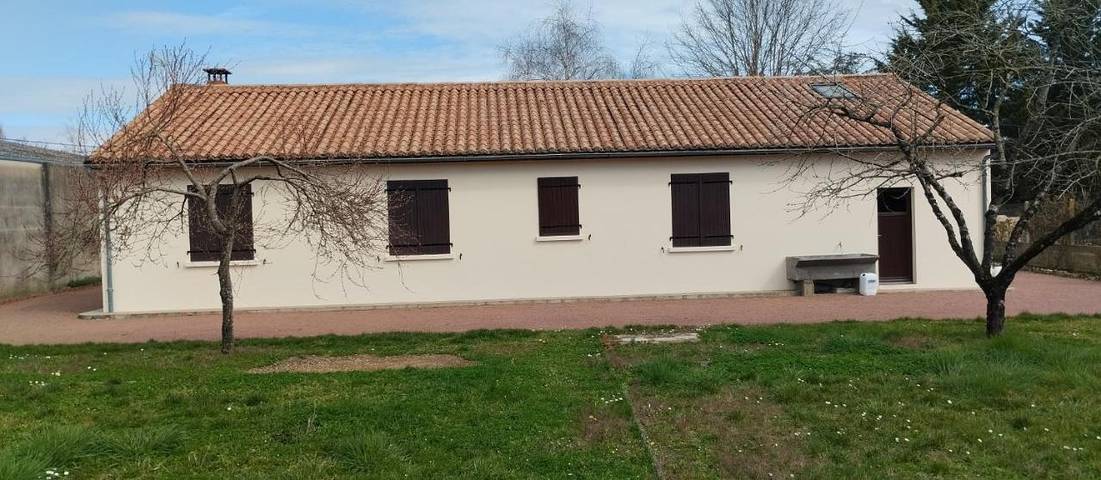 Location de vacances pour 10 personnes, avec jardin et vue à Airvault - 4