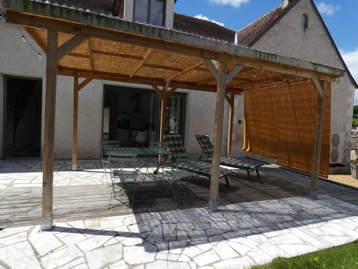 Gîte pour 2 personnes, avec Terrasse ainsi que Jardin et Vue à Véretz
