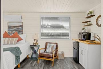 Vacation House for 2 Guests in Texas Hill Country, Texas, Picture 1