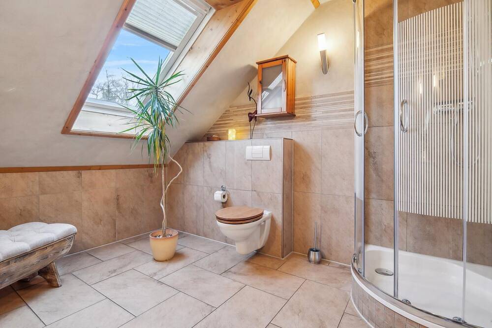 Baumstammhaus mit Sauna im Thüringer Wald in Emsetal, Waltershausen