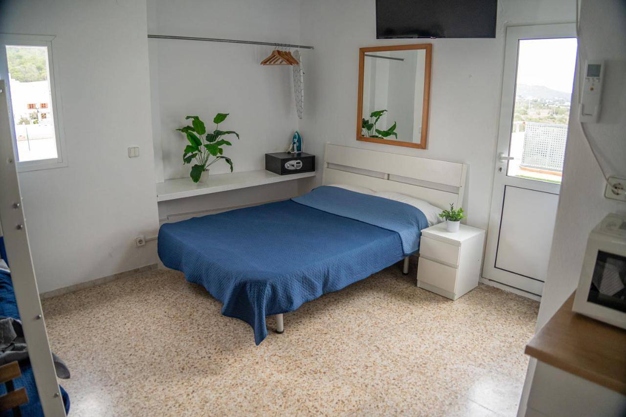 Appartement entier, Superior Apartment with Double Bed in Ocean Beach Ibiza, Sant Antoni de Portmany