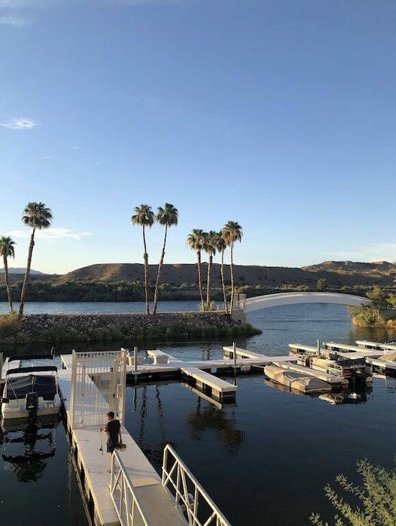 Vacation rental for 4 people, with pool and hot tub as well as terrace in Bullhead City