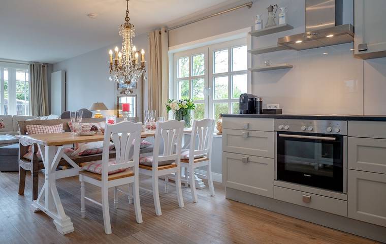 Ganze Wohnung, Großzügig geschnittene Ferienwohnung im traumhaften Kapitänsdorf Keitum! in Keitum, Sylt (Gemeinde)