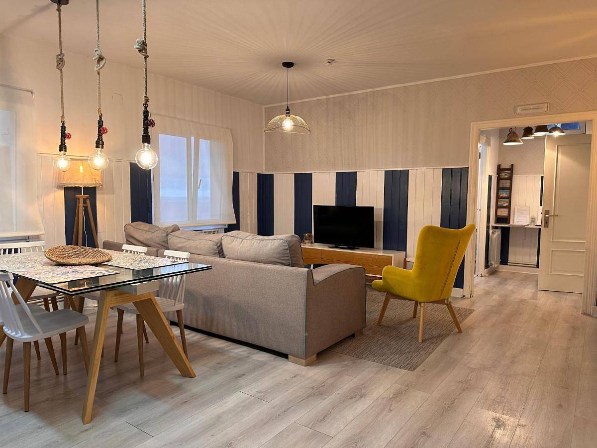 Edificio con vistas en Elantxobe + wifi in Montecalvo hondartza (Ibarrangelu), Elantxobe