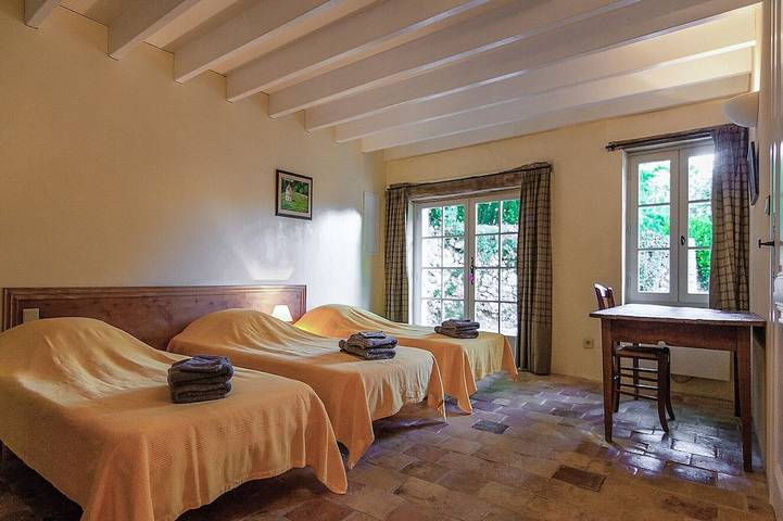 Location de vacances pour 7 personnes, avec piscine ainsi que terrasse et jardin à Saint-Georges-de-Montclard - 2