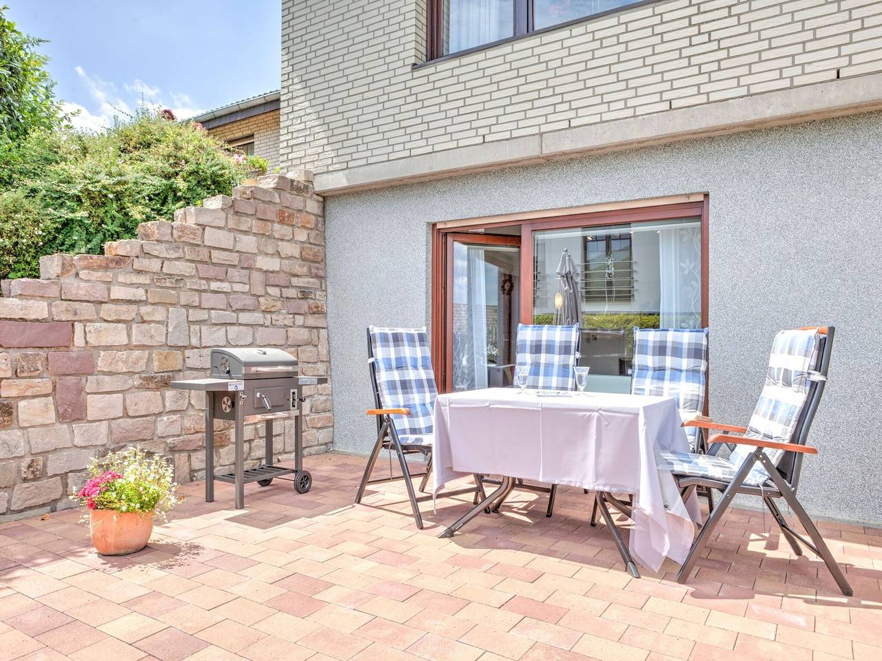 Ganze Wohnung, Ferienwohnung für 4 Personen mit Garten in Bad Driburg, Kreis Höxter