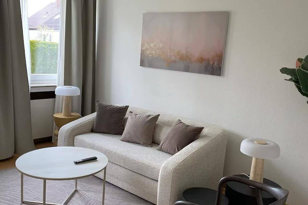 Ganze Wohnung, Cozy 1-bedroom apartment in Ulm that sleeps up to 4. Fast wifi and free parking. in Ulm, Schwaben