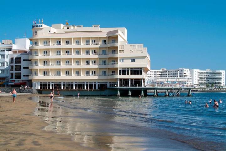 Hôtel pour 3 personnes, avec balcon et vue