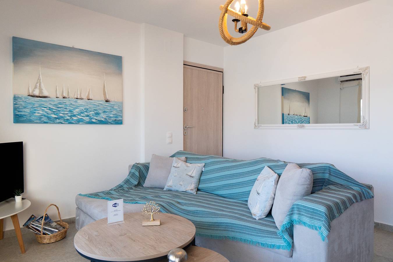 Entire apartment, Apartment 'Evagelia Luxury  3' with Shared Pool, Wi-Fi and Air Conditioning in Nikiana, Alexandros