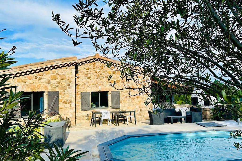 Five-Bedroom House in Vernon, Parc naturel régional des Monts d'Ardèche