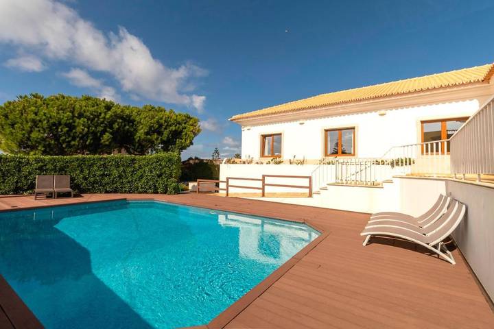 Location de vacances pour 11 personnes, avec vue ainsi que piscine et jardin, adapté aux familles à Azenhas do Mar - 4