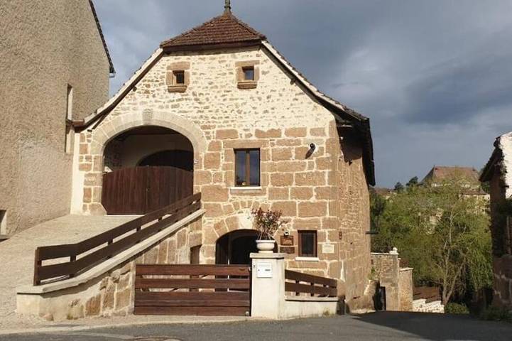 Location de vacances pour 4 personnes, avec jardin à Lacapelle-Marival