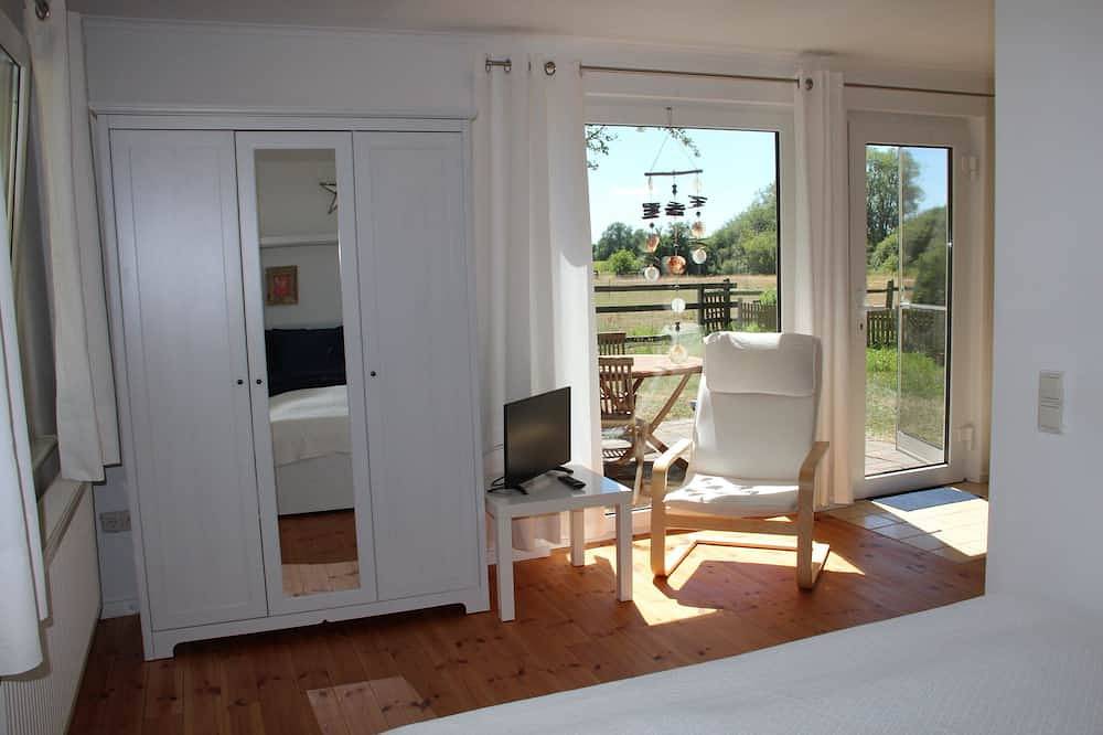 Idyllisches Holzhaus mit eigenem Garten direkt am See in Havelsee, Westhavelland