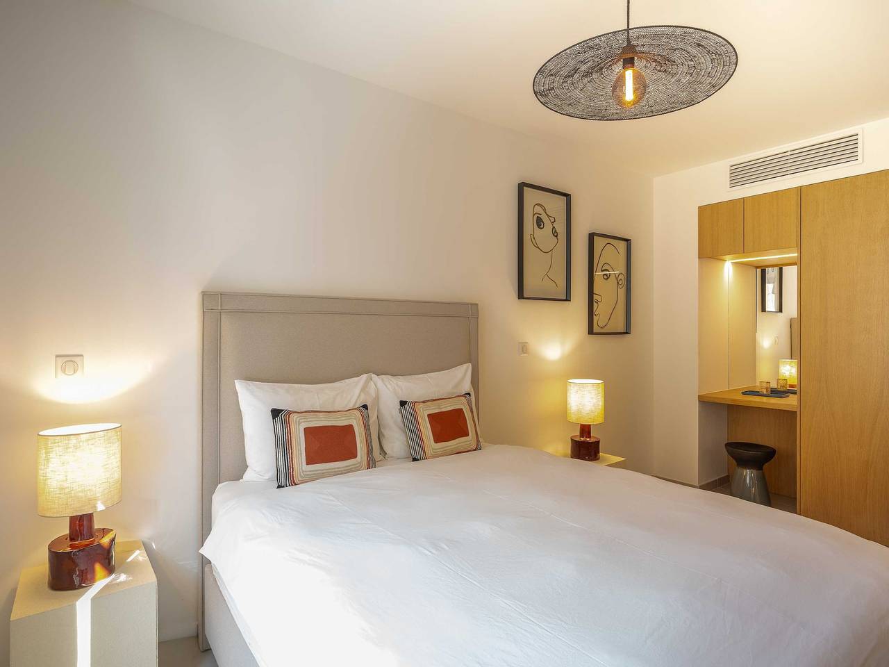 Hel lejlighed, A/C apartment with 1Bdr/4P - Place des Lices - Saint Tropez in Saint-Tropez, Middelhavskysten (Frankrig)