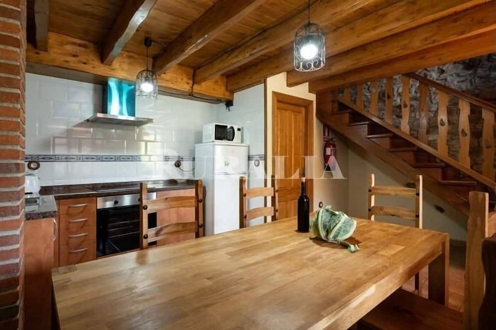 Ganze Wohnung, Apto La Espina 1 - rural apartment in Celada (Villaviciosa) | 4 guests in Villaviciosa, Costa Verde (Spanien)