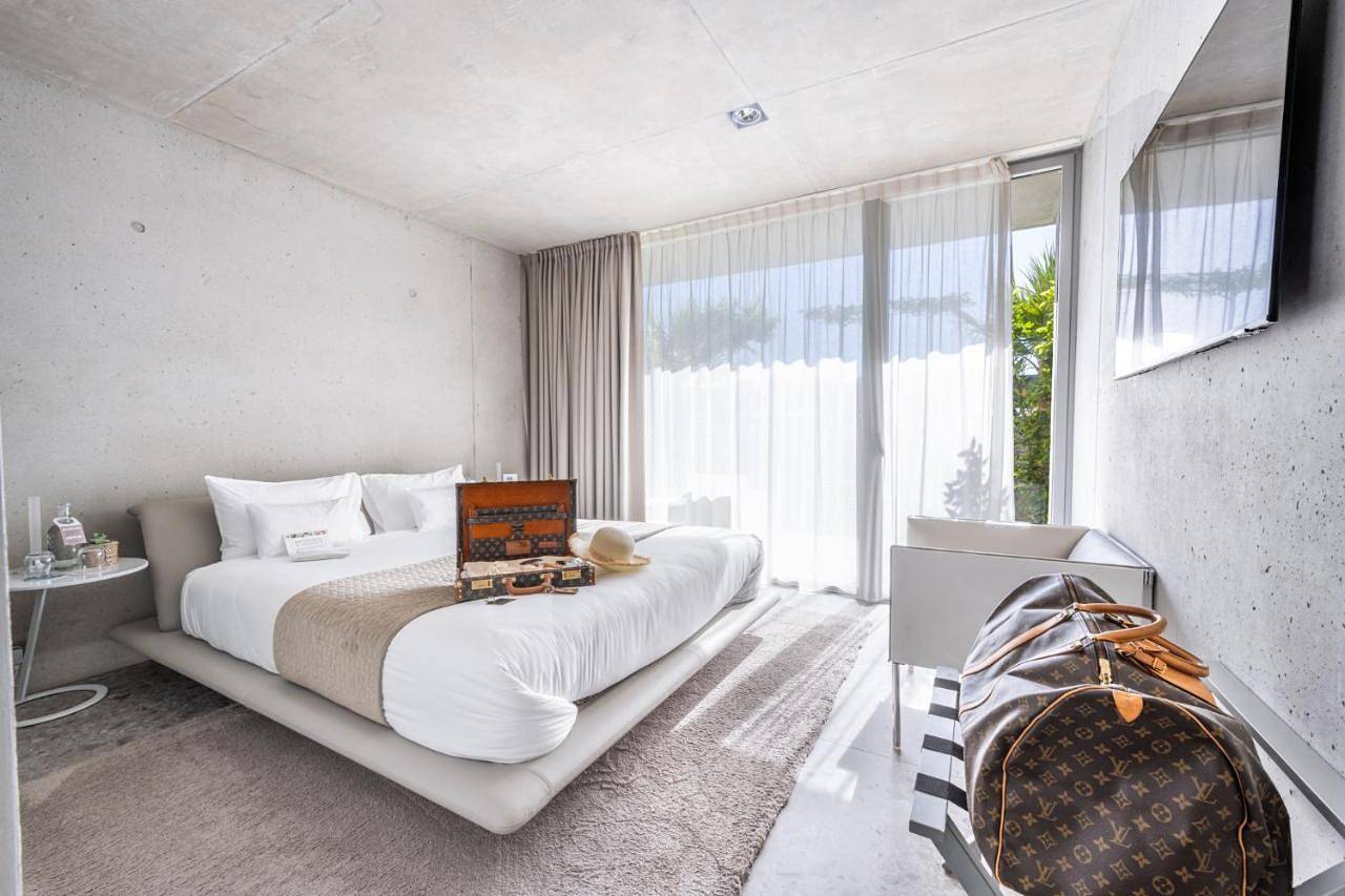 Le Pavillon M, Piscine et Spa au pied du château, Petit-Déjeuner inclus, Parking privé in Grignan, Région de nyons