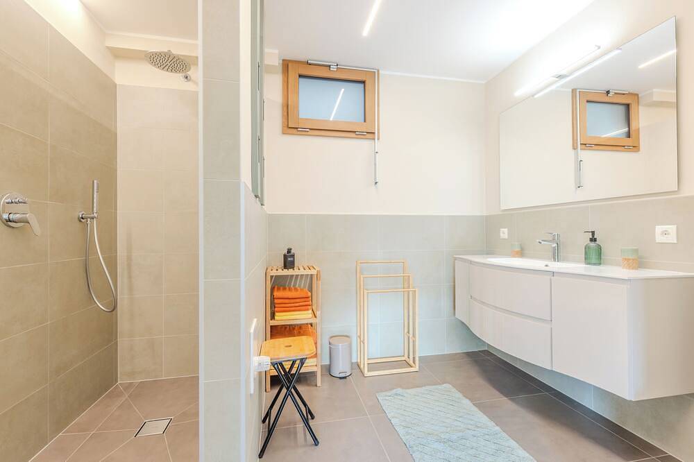 Geheel appartement, Panorama garden flat, 3-bedroom apartment near Obereggen in Stadtl, Deutschnofen