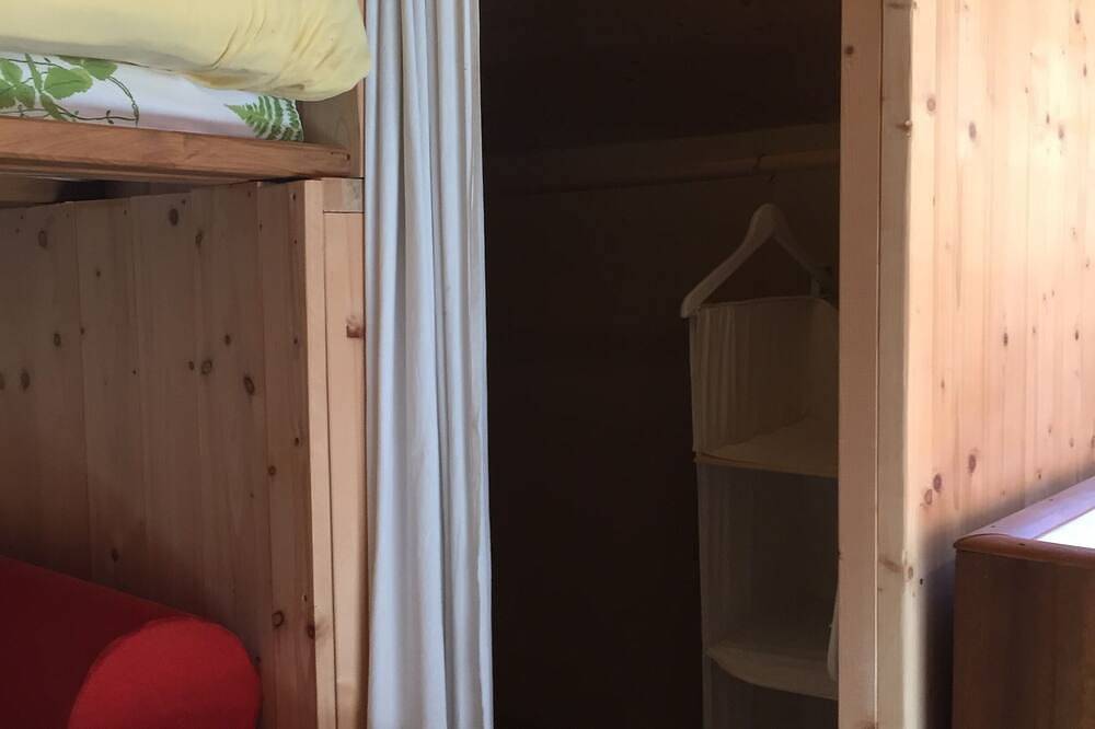Ganze Wohnung, 2 Zi.Wohnung im mittelalterlichen Dorfkern in Waldenburg (Schweiz), Aargau-Basel